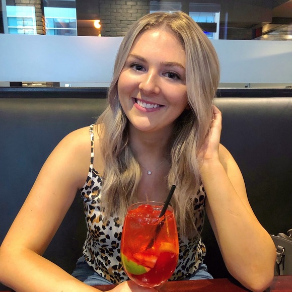 Meet your Posher, Mackenzie - Picture 1 of 1